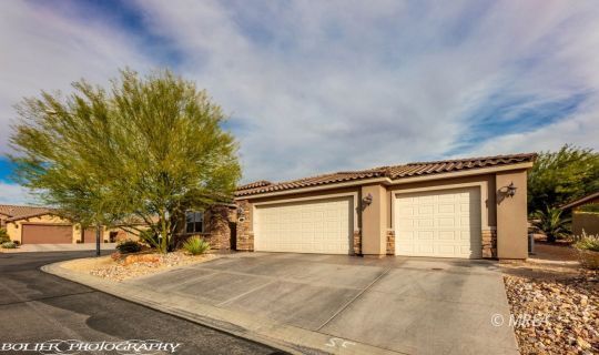 Property Photo: 1076 Carrara NV 89027