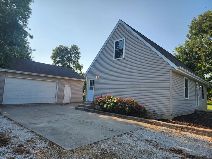 Property Photo:  600 S Pearl Street  IL 61723 