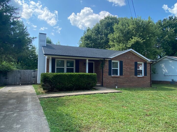 Property Photo:  392 Roselawn Dr  TN 37042