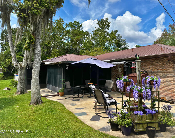 Property Photo:  205 Park Avenue  FL 32112 