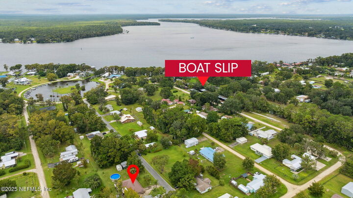 Property Photo:  205 Park Avenue  FL 32112 