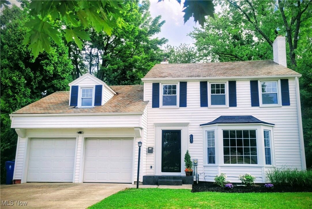 Property Photo:  1231 Hereford Road  OH 44118 