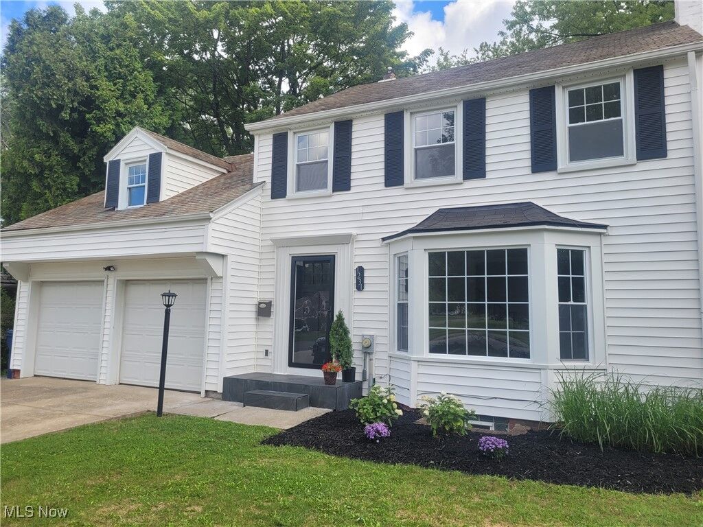 Property Photo: 1231 Hereford Road OH 44118