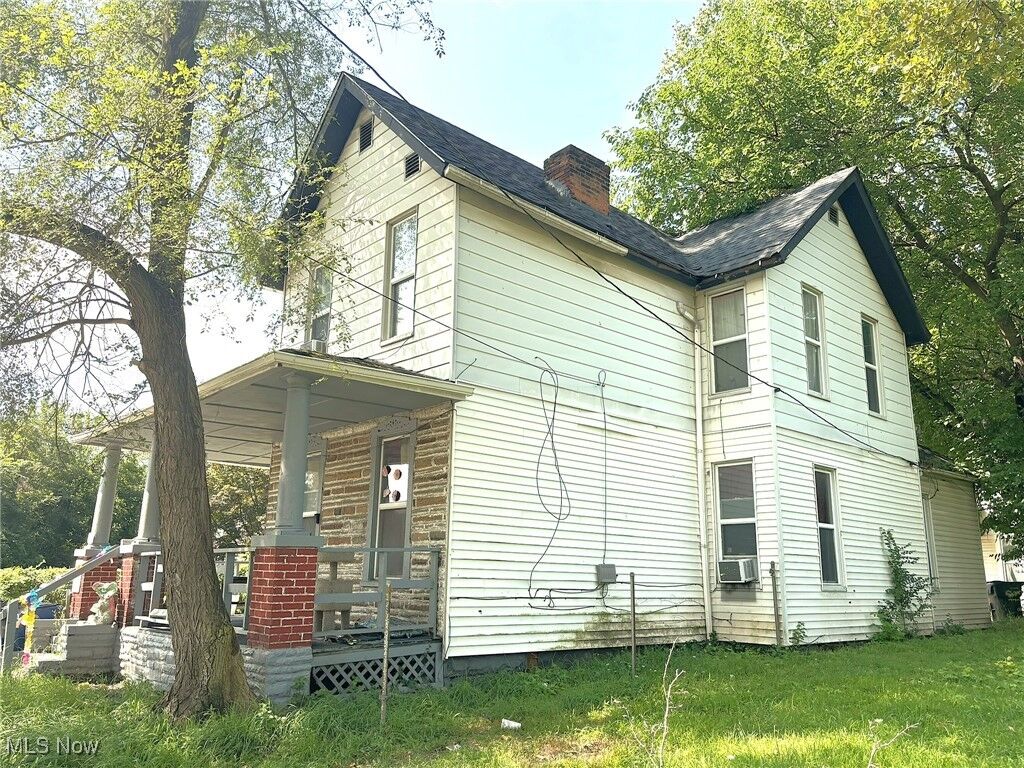 Property Photo: 2558 E 82nd Street OH 44104
