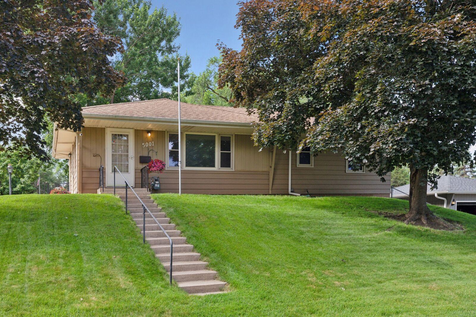 Property Photo:  5001 W 108th Street  MN 55437 