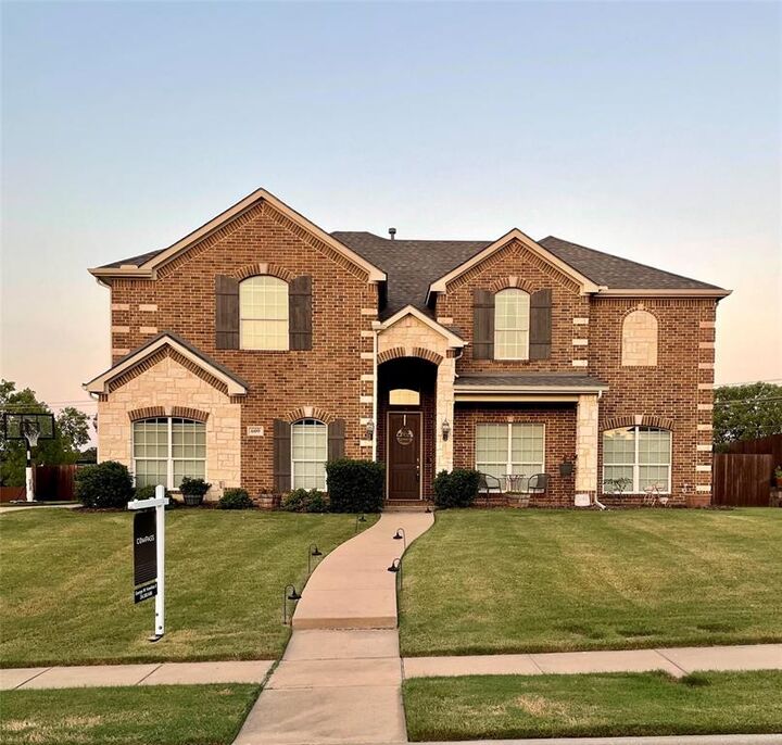 Property Photo: 609 Sunrise Drive TX 76060