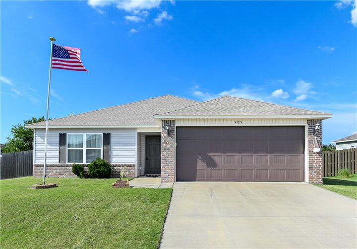 405 W Pittsfield Street  Siloam Springs AR 72761 photo