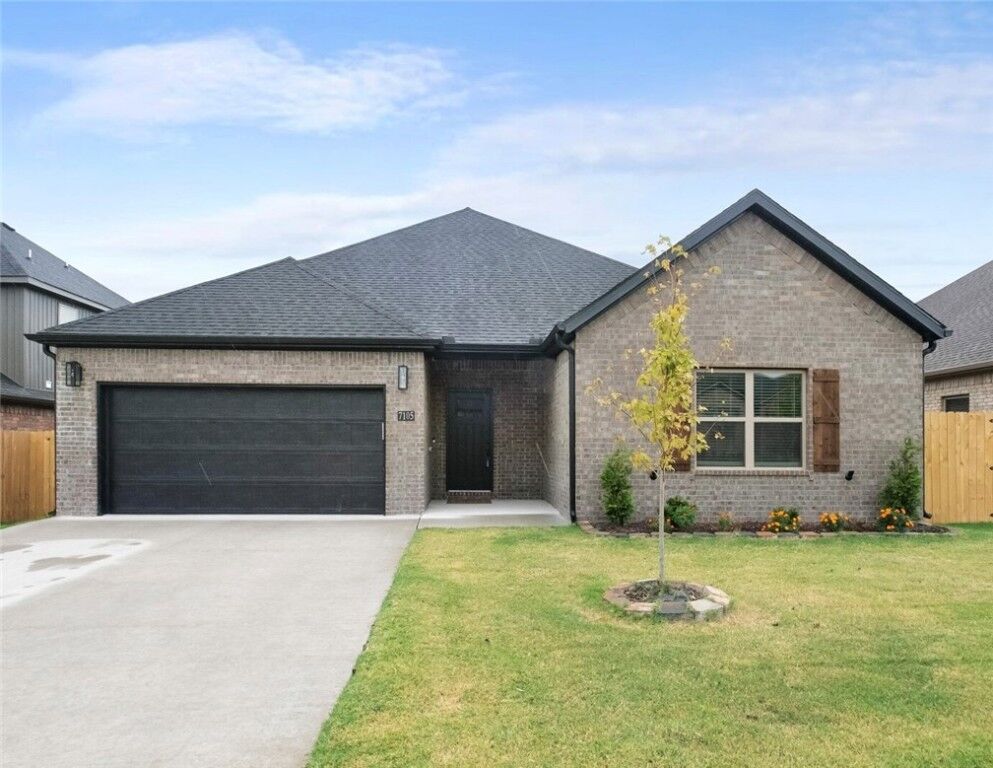 Property Photo: 7105 SW High Meadow Boulevard AR 72713
