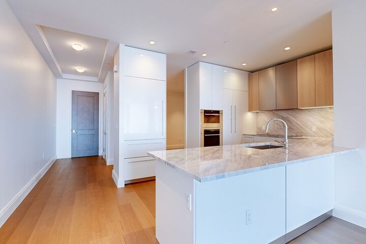 Property Photo: 240 Devonshire Street 5609 MA 02110