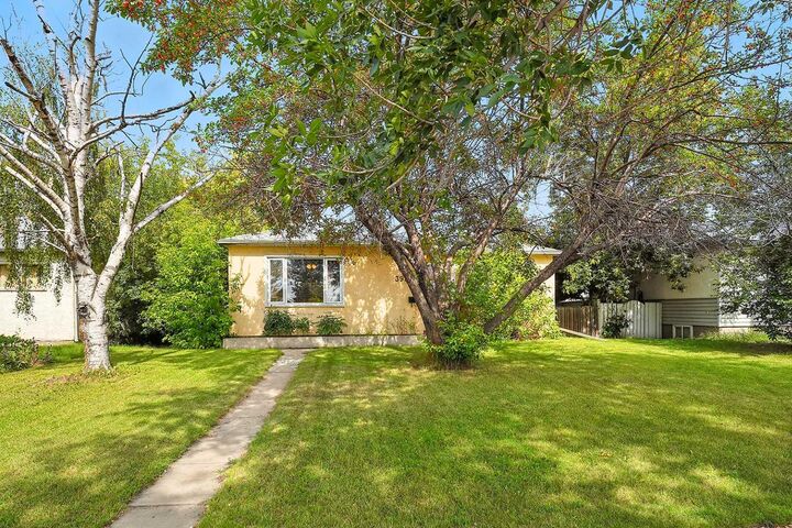 Property Photo:  3934 50 Street  AB T4N 1W3 
