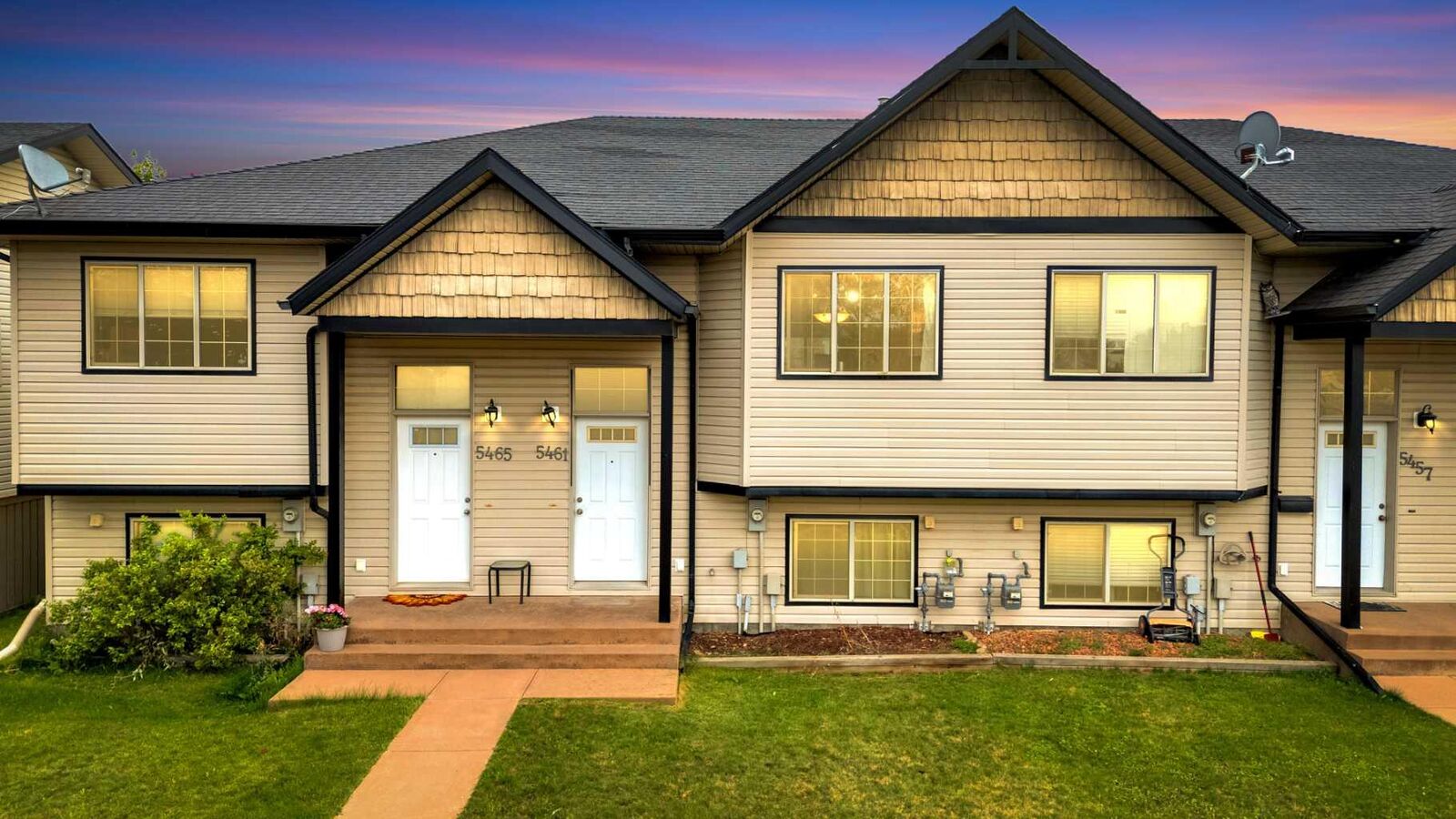 Property Photo: 5461 Prairie Ridge Avenue AB T4M 0C4