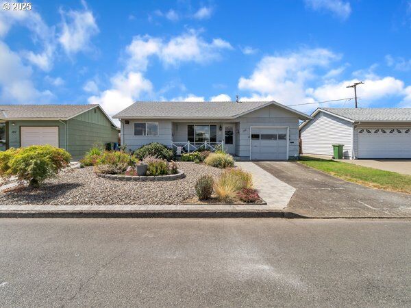 1841 Umpqua Rd  Woodburn OR 97071 photo