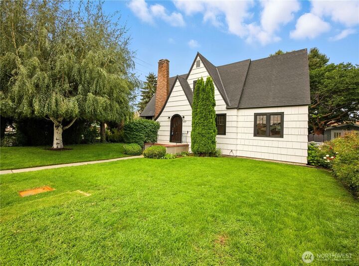 417 N Columbia Street  Chelan WA 98816 photo