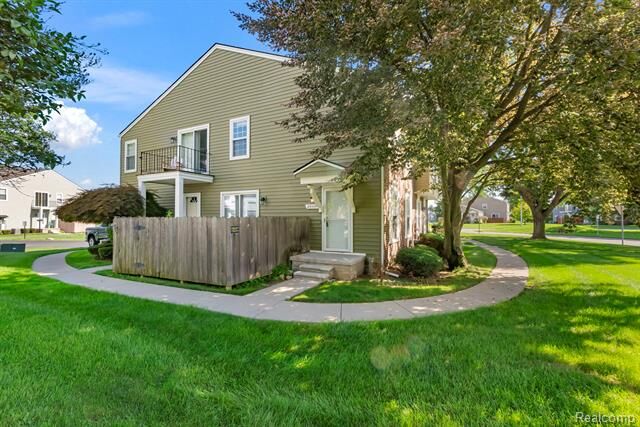 Property Photo: 23507 N Rockledge MI 48375