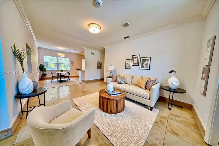 Property Photo: 7 Montilla Ave FL 33134