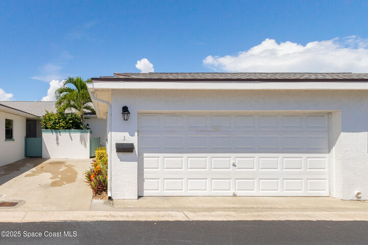 Property Photo: 290 Paradise Boulevard FL 32903