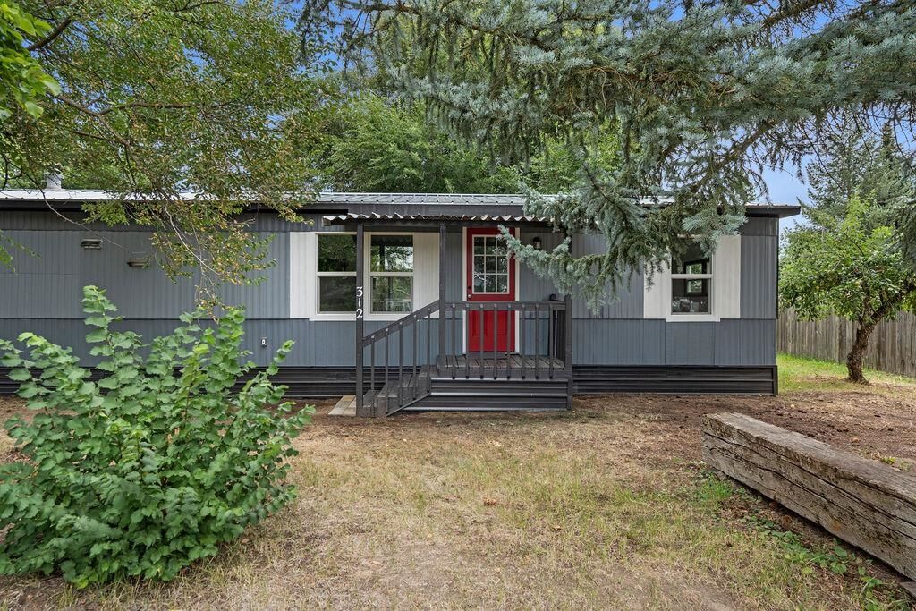 Property Photo: 312 N Stevens St WA 99006