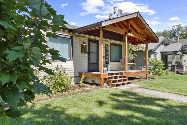 Property Photo:  1703 E Providence Ave  WA 99207 
