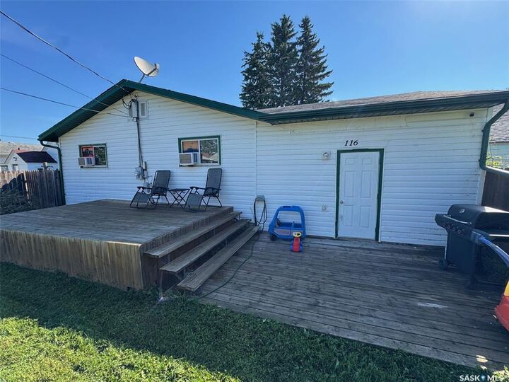 Property Photo:  116 Elizabeth Avenue  SK S0K 2Z0 