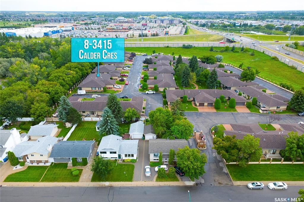 Property Photo:  3415 Calder Crescent 8  SK S7J 4Z9 