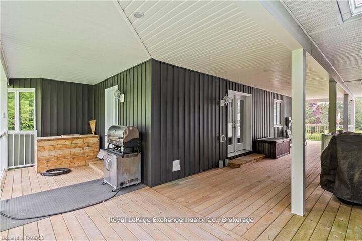 Property Photo:  615 Cayuga Crescent  ON N2Z 2X3 