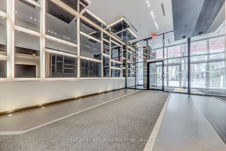 Property Photo: 318 Richmond Street W 1711 ON M5V 1X2