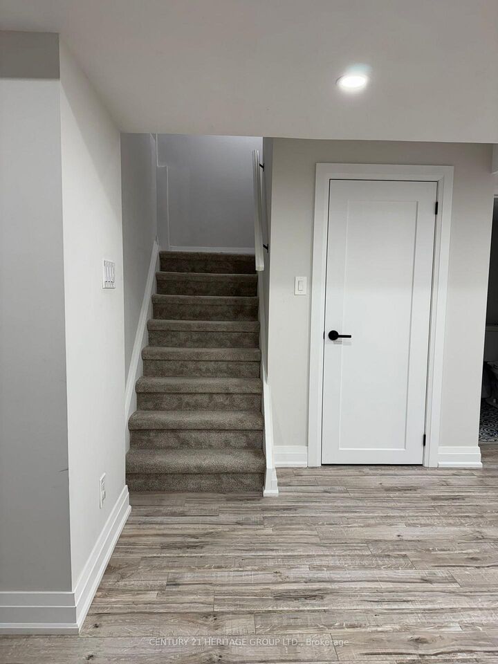 Property Photo:  34 Primeau Drive  ON L4G 6Z3 