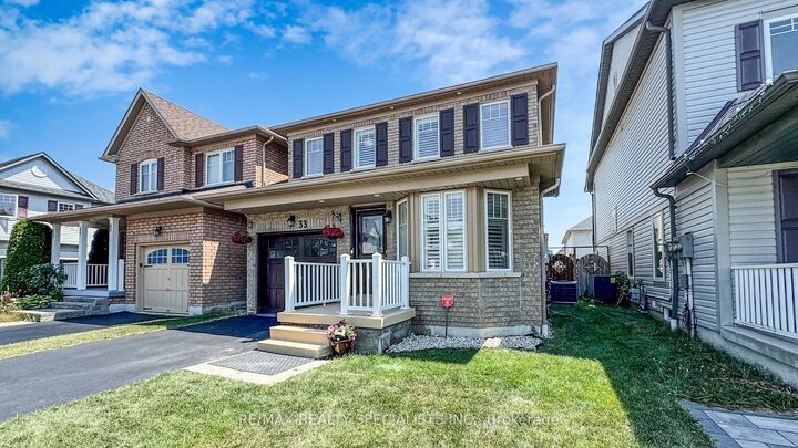 Property Photo:  33 Donlevy Crescent  ON L1R 0B9 