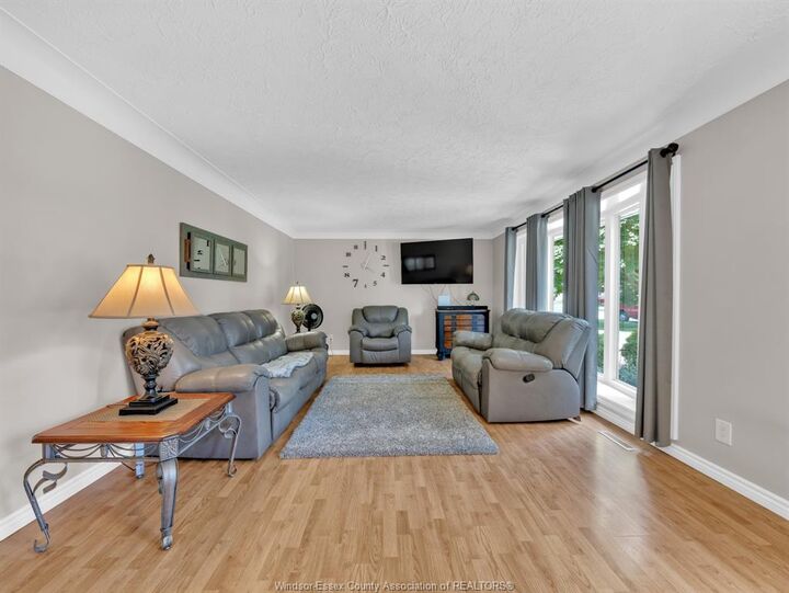 Photo de la propriété:  127 McCallum Drive  ON N9Y 1G7 