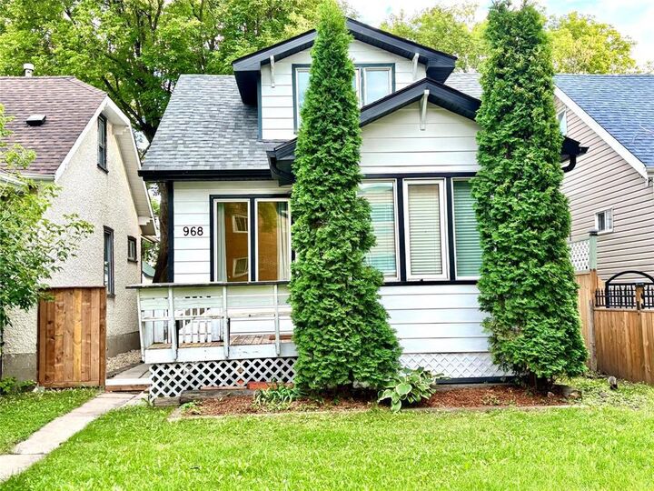 968 Magnus Avenue  Winnipeg MB R2X 0N2 photo
