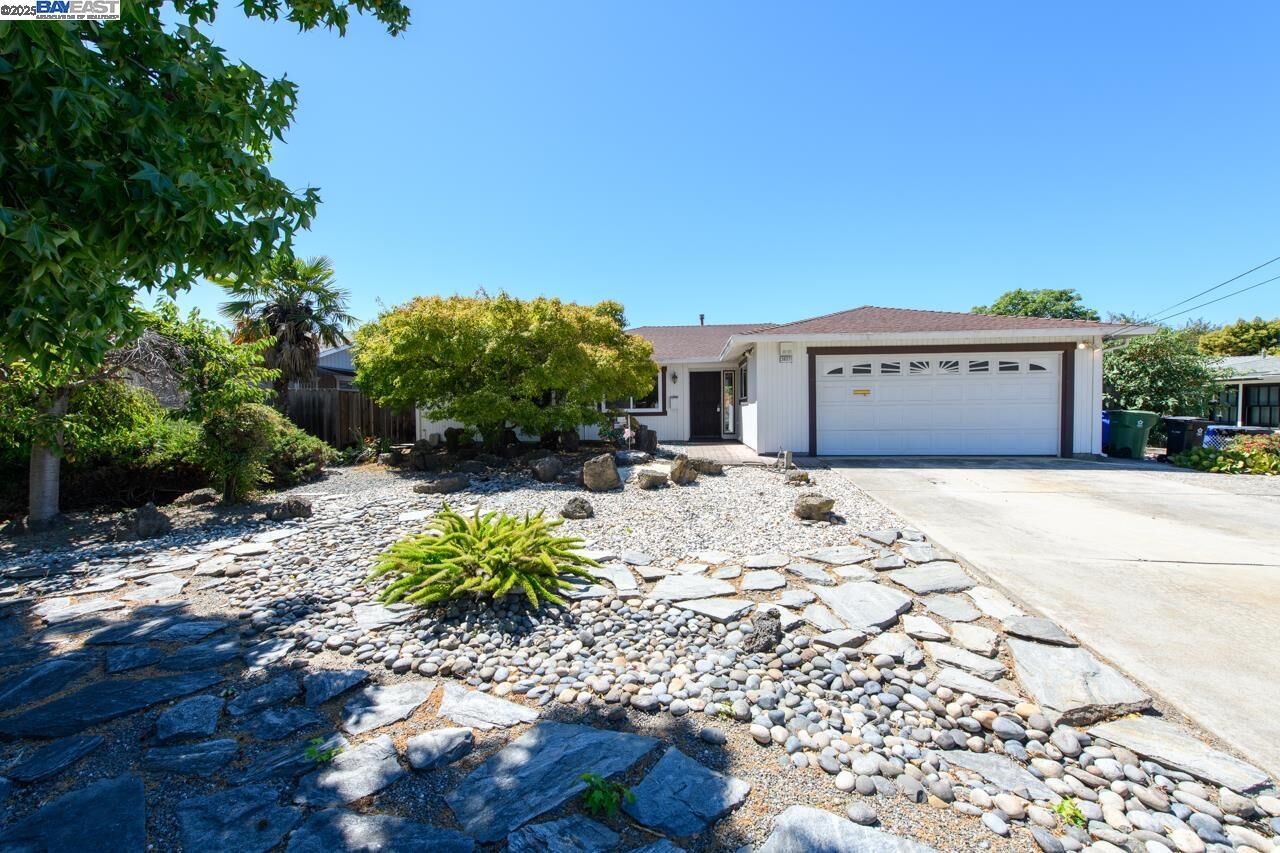 Property Photo: 38071 3rd St CA 94536