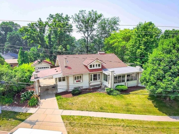 2103 Rainbow Drive  Cedar Falls IA 50613 photo