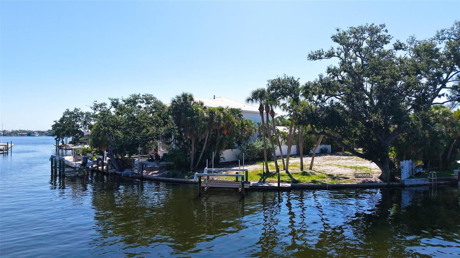 Property Photo:  1231 Starboard Lane  FL 34242