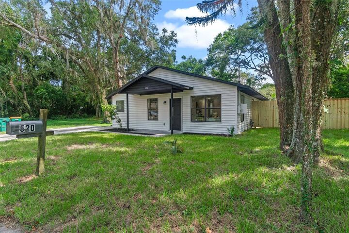 Property Photo:  520 Jackson Avenue  FL 32757 