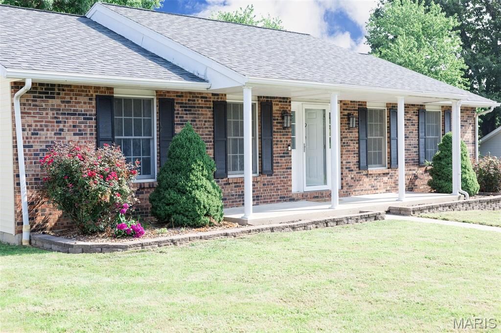 Property Photo:  19 Village Road  MO 63401 