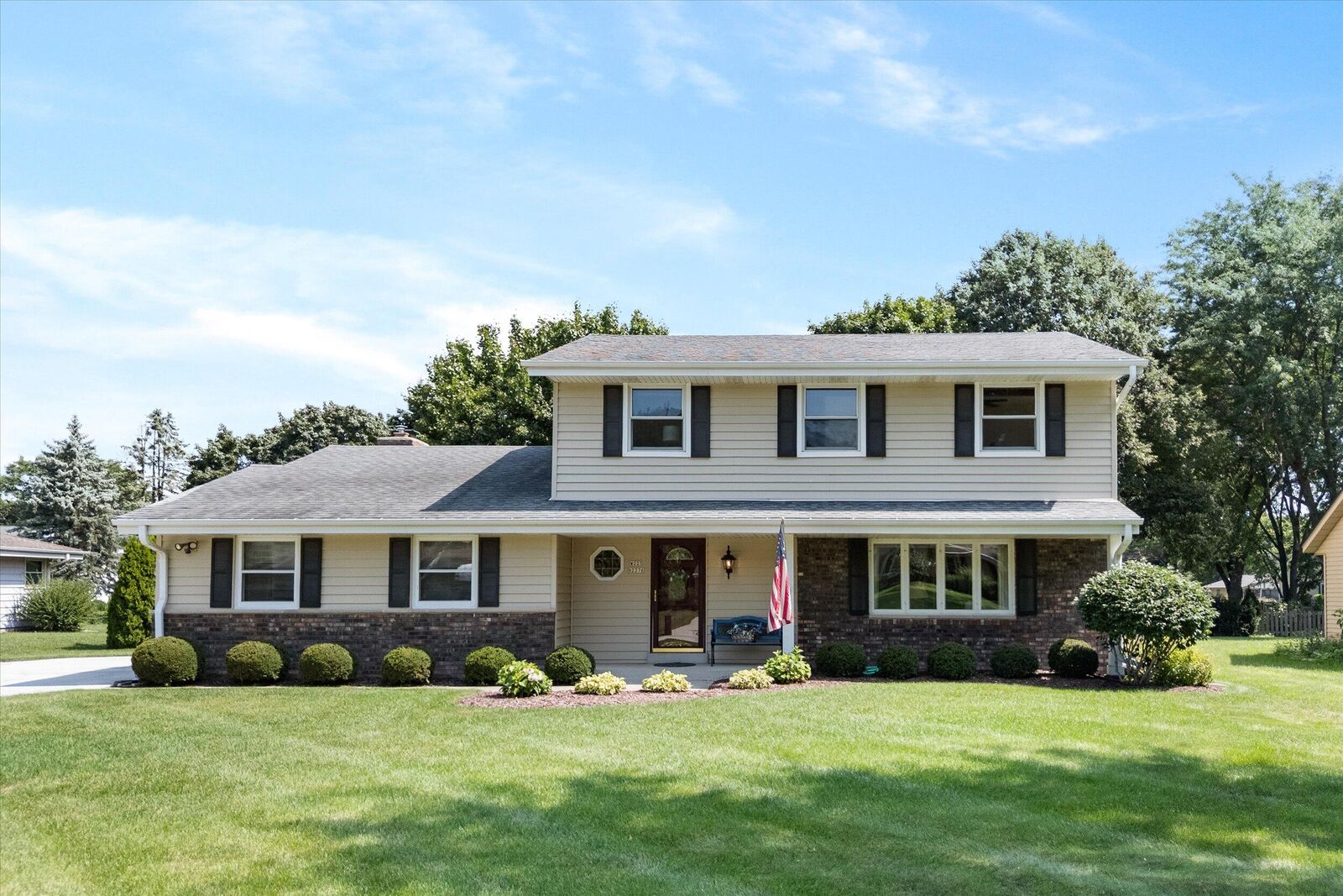 Property Photo:  W223n2276 Meadowood Ln  WI 53186 