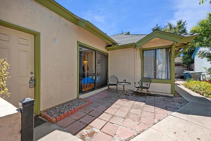 Property Photo:  868 Venice Glen  CA 92026 