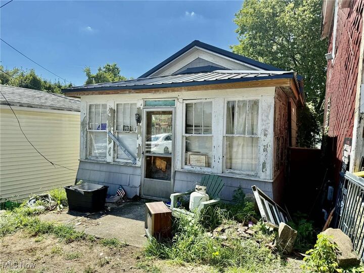 Property Photo: 805 Rigby Street OH 43920