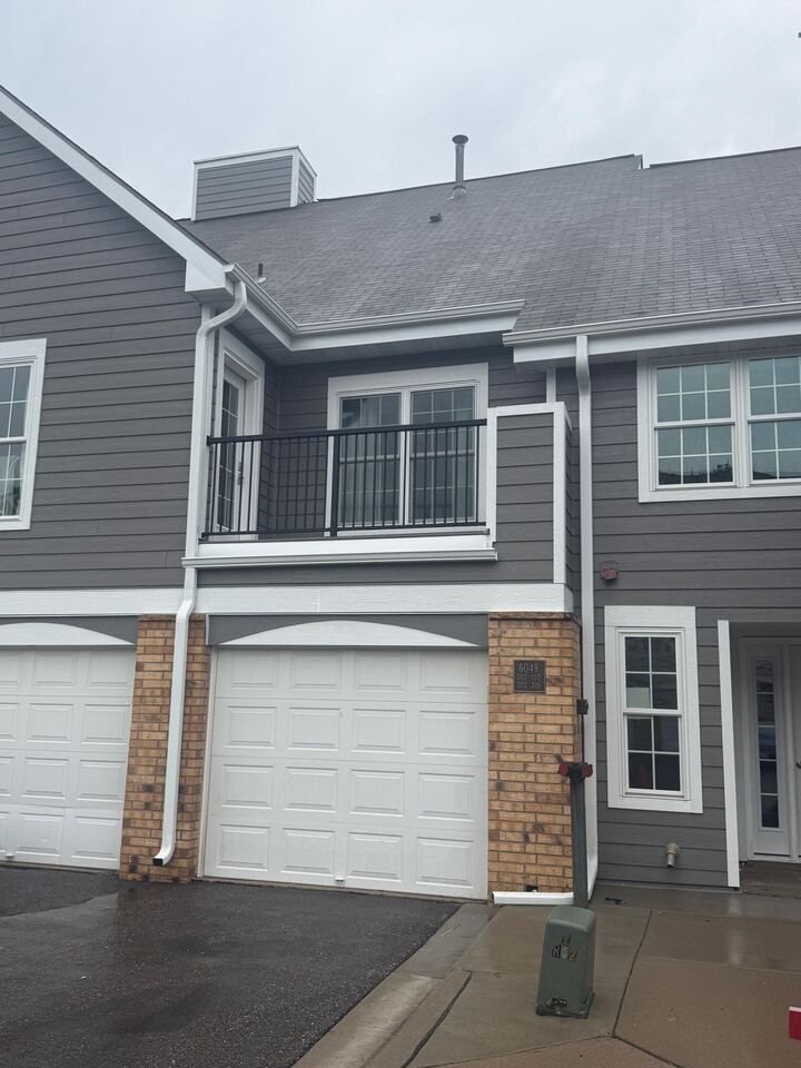 Property Photo:  6048 Chasewood Parkway 204  MN 55343 