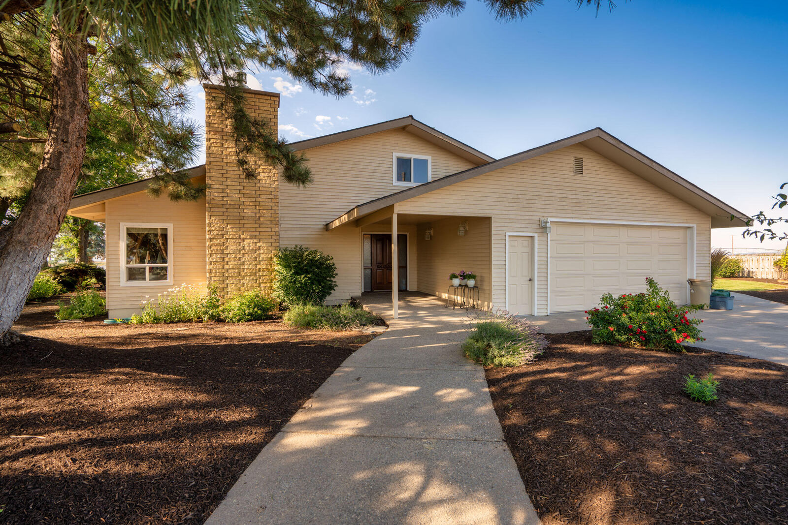 Property Photo:  547 SW Bear Drive  OR 97741 