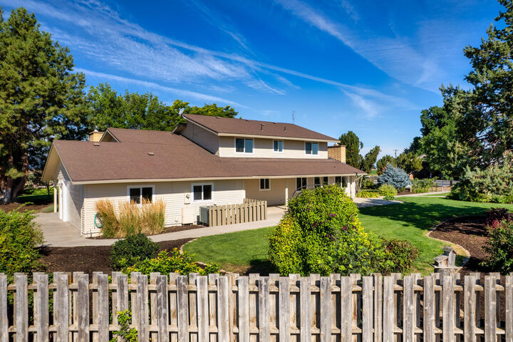 547 SW Bear Drive  Madras OR 97741 photo