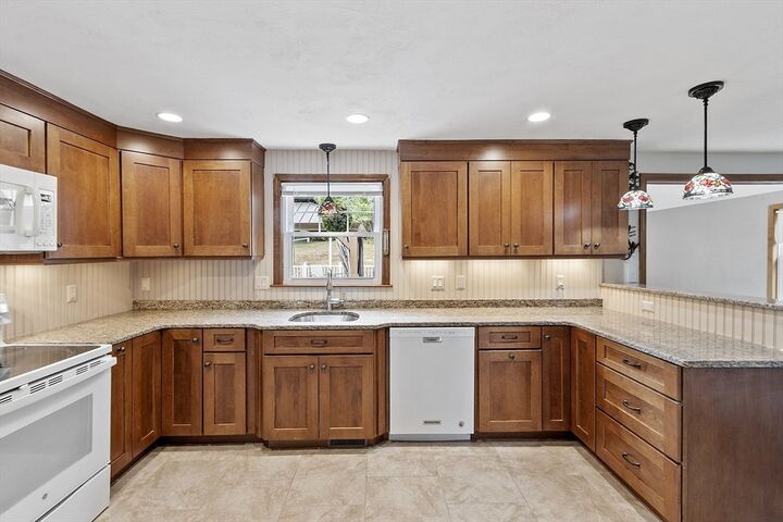 Property Photo:  10 Masciarelli Dr  MA 01752 