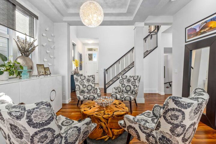 Property Photo:  10 Cranbrook Hill SE  AB T3M 2K8 