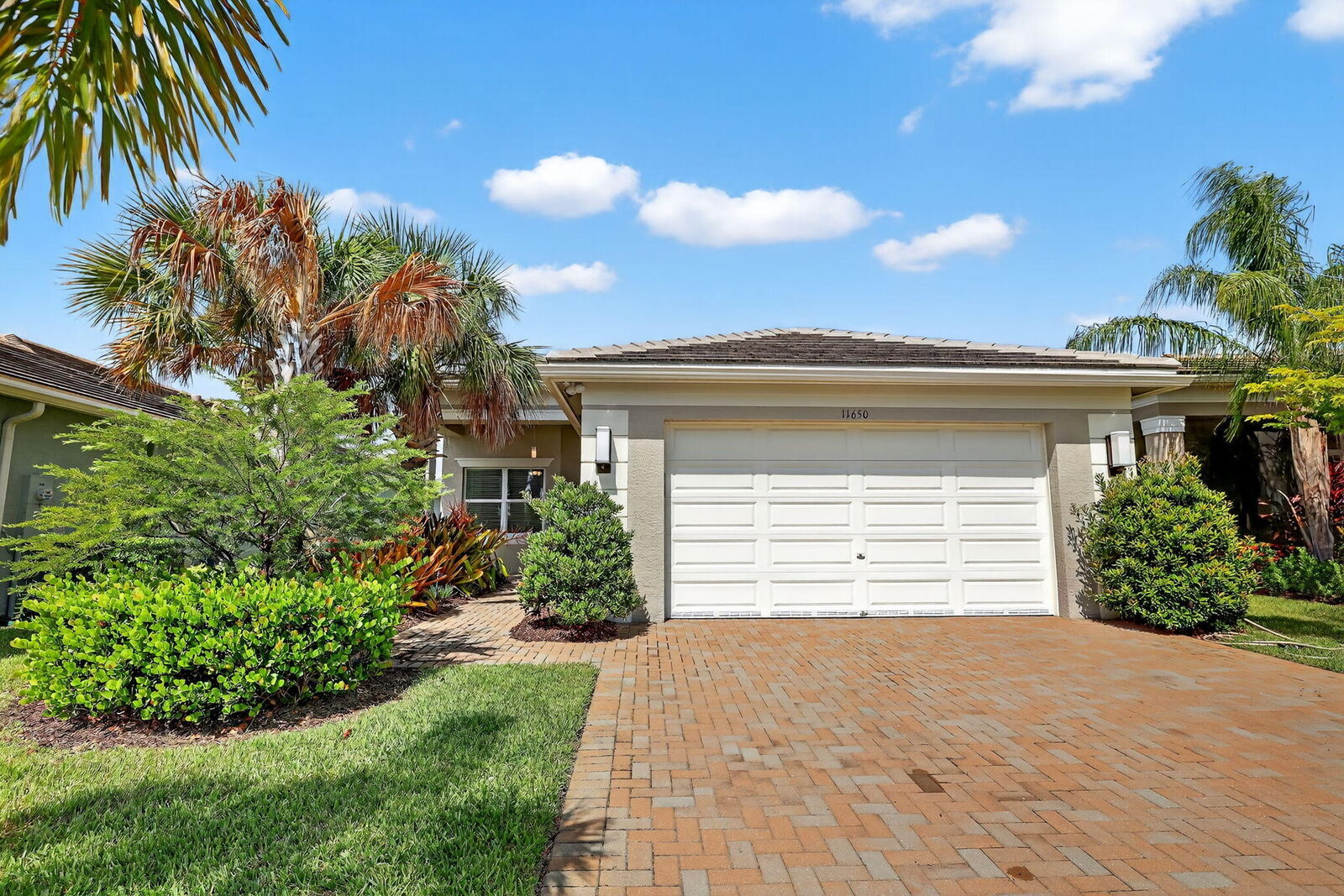 Property Photo:  11650 SW Moon River Way  FL 34987 
