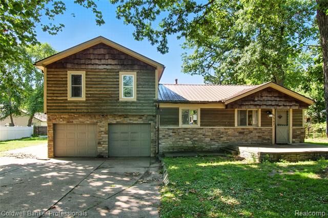 Property Photo:  5567 Eldridge Drive  MI 48327 