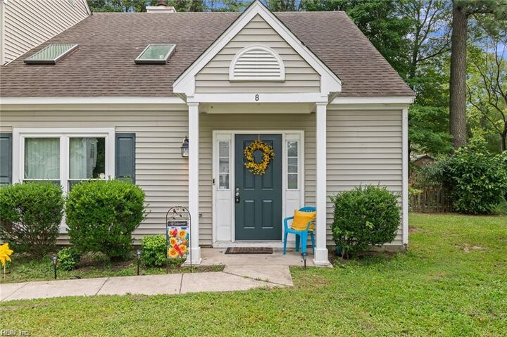 Property Photo: 8 Alton Ct VA 23669