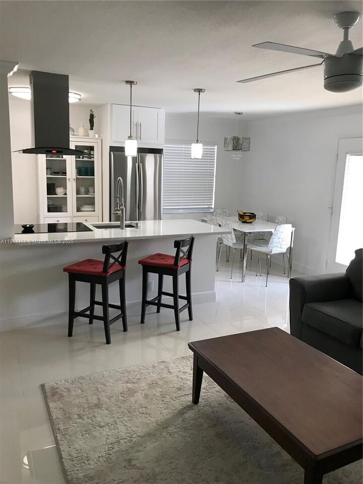 Property Photo:  466 Normandy J 466  FL 33484 
