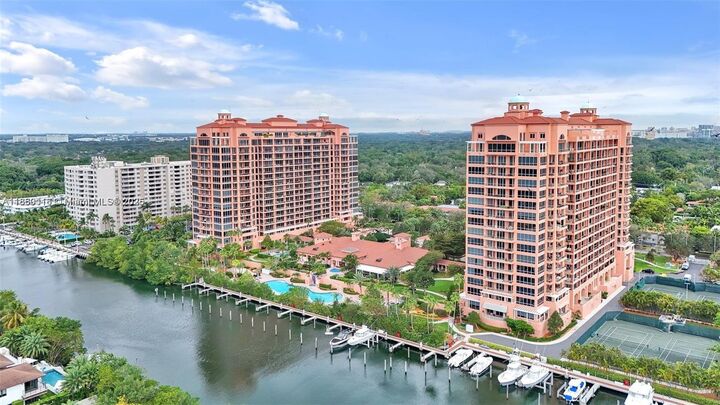 10 Edgewater Dr 4H  Coral Gables FL 33133 photo