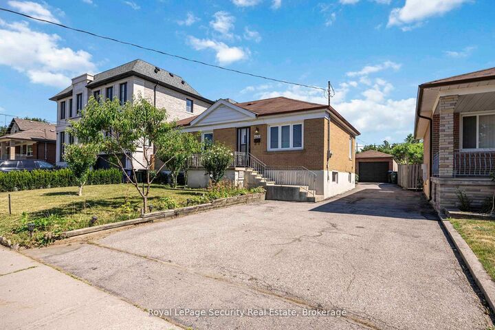 Property Photo: 405 Rustic Road ON M6L 1W8