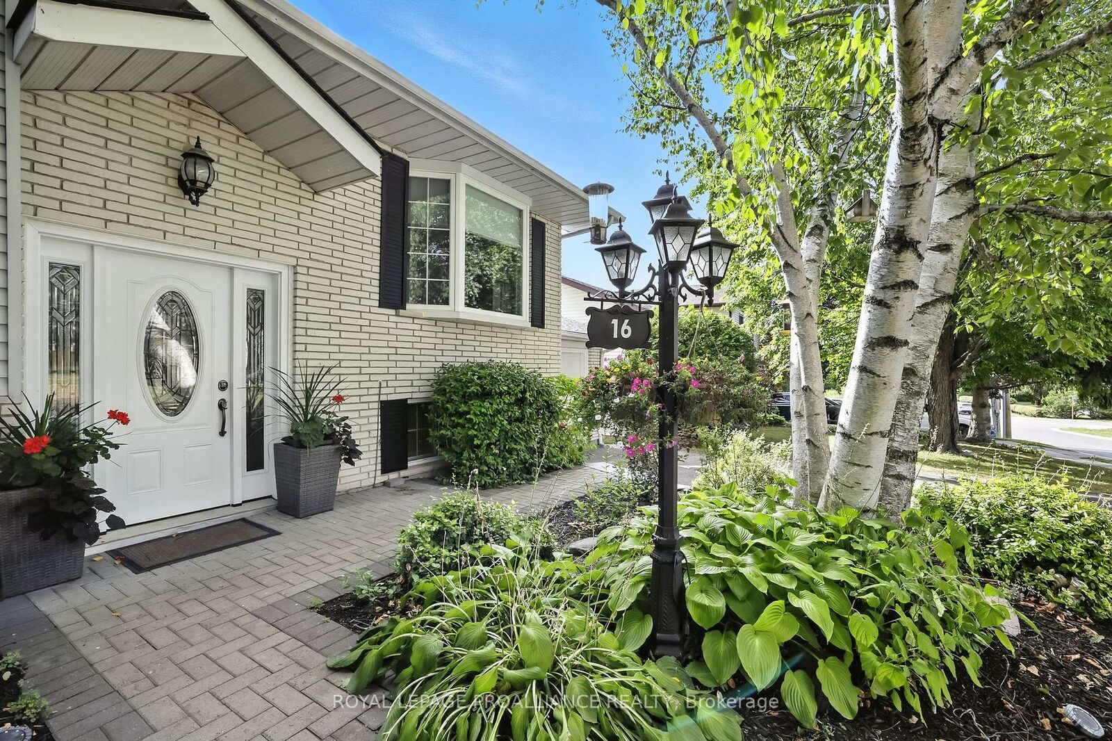 Property Photo:  16 Durham Street N  ON K0K 1S0 